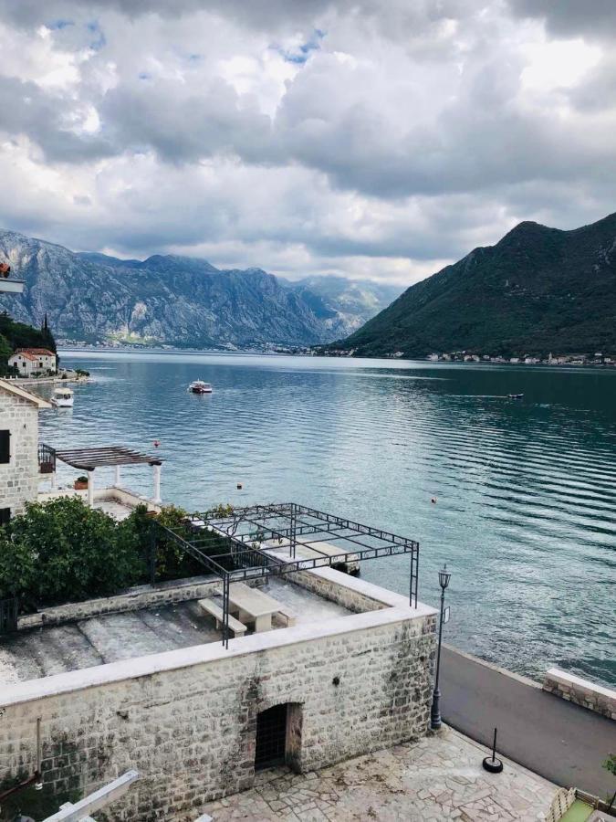 Sunny Port Apartment & Rooms Perast Eksteriør billede
