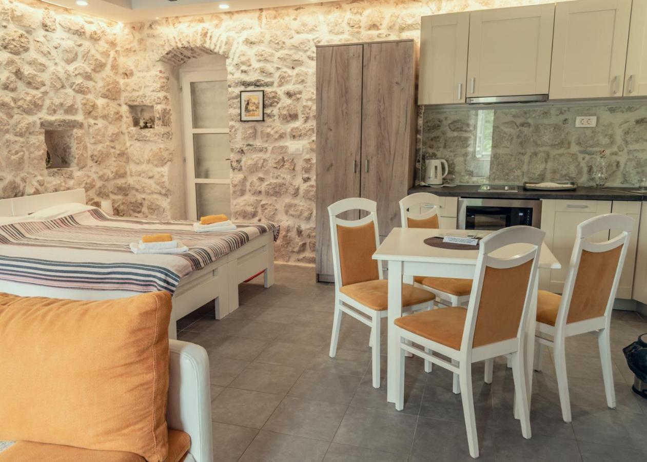 Sunny Port Apartment & Rooms Perast Eksteriør billede