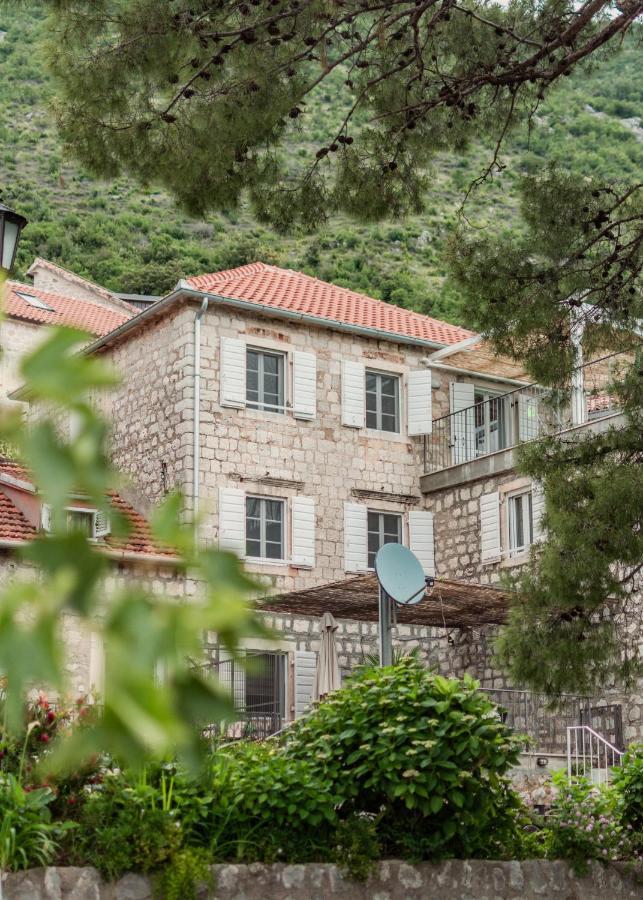 Sunny Port Apartment & Rooms Perast Eksteriør billede