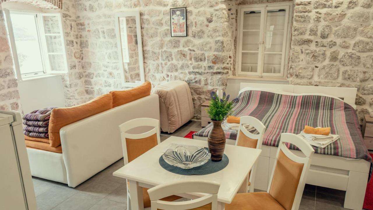 Sunny Port Apartment & Rooms Perast Eksteriør billede