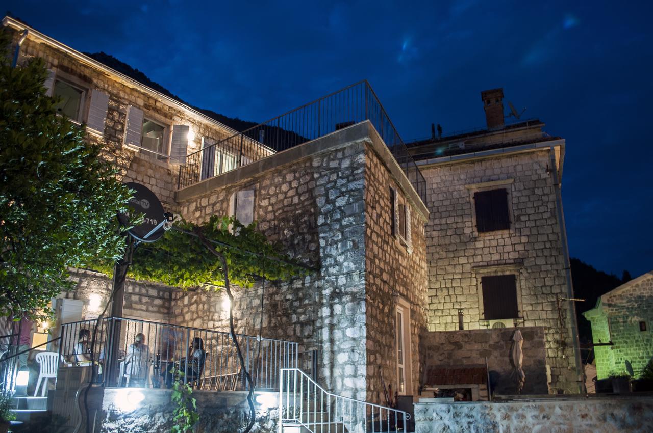 Sunny Port Apartment & Rooms Perast Eksteriør billede