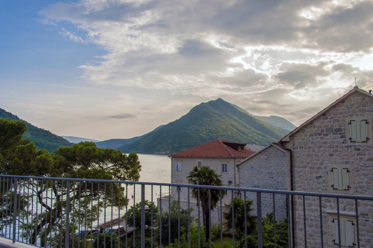 Sunny Port Apartment & Rooms Perast Eksteriør billede